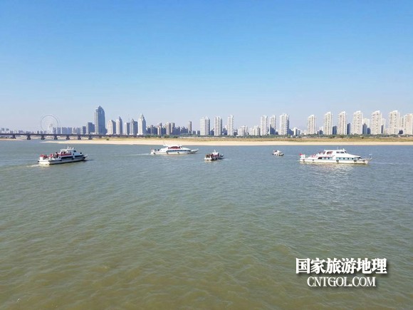 江西開展呵護一湖清水，嚴厲打擊非法采砂行動（圖）